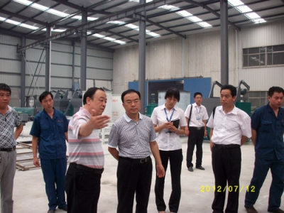 2012.7.12日李國忠教授到我公司參觀考察、指導(dǎo)工作
