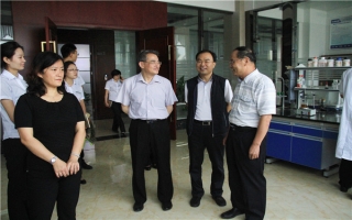 廢棄物資源化國家工程研究中心、昆明理工大學(xué)孫可偉教授,棄物資源化國家工程研究中心常務(wù)副主任、昆明理工大學(xué)教授李如燕博士蒞臨指導(dǎo)
